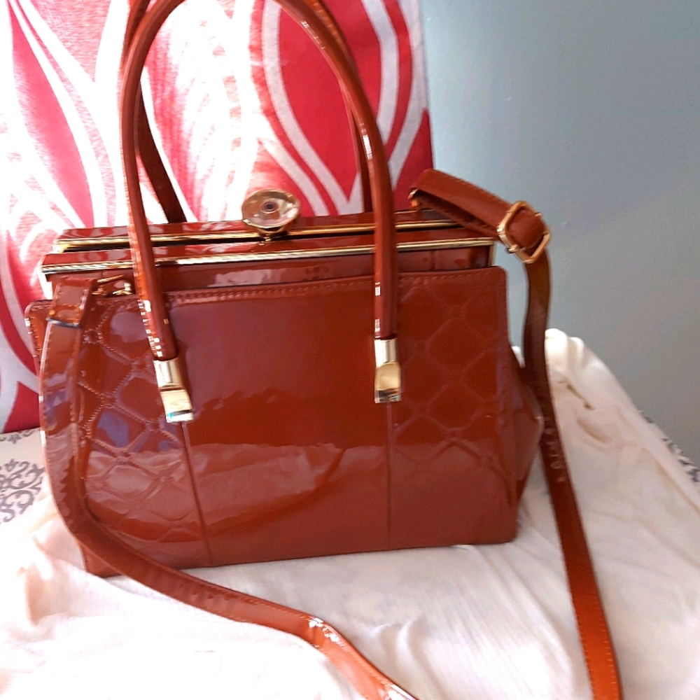 Hand/shoulder hand bag